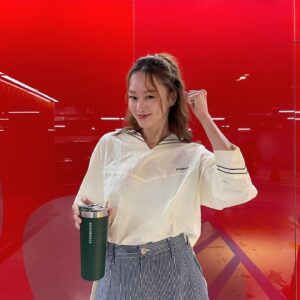 Lee Hye-jung Instagram - 주먹쥔거 아님 화이팅한거임💪🏻

바쁘고 지치지만 신이납니다
주어진거에 감사하고 행복합니다 
지금 이순간 느끼려고 합니다

오늘도 고생했어요🙌🏻

#셀프칭찬
#셀프가스라이팅
😎

우리 낼 평냉에 한잔할래? 🙄

😆😆😆😆😆