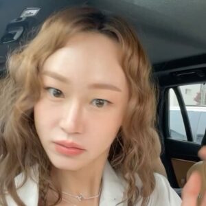 Lee Hye-jung Instagram - 주말이니까 화이팅해야지🧡🫶🏻