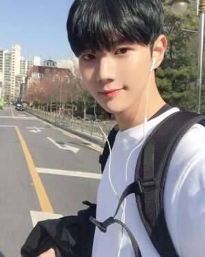 Lee Hyun-jun Instagram - 🤗