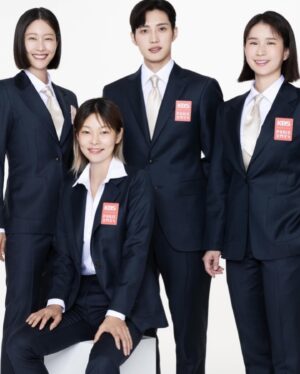 Lee Hyun-yi Instagram - 저 파리 올림픽 가요!!!🇫🇷
KBS 2024 파리올림픽 방송 MC로 가게 되었는데요!
오늘 오전 발대식을 마쳤습니다~

이번 올림픽 개최지가 패션의 수도 파리인 만큼, 
저의 본업인 패션모델로서의 강점을 살려서 역대 가장 스타일리쉬하고 패셔너블한 올림픽을 최대한 잘 담아내도록 하겠습니다. 
그리고 몇년간 진지하게 축구를 하면서 스포츠를 바라보는 관점이 완전히 바뀌었는데, 이번 올림픽 현장에 가서 우리나라 대표팀 선수들을 따뜻한 시선으로 응원하고 오겠습니다.
또한 공감 능력을 백분 발휘하여 현장의 열기와 다양한 감정들을 생생하게 전달 할 수 있도록 하겠습니다!🎤
여러분! KBS 올림픽 방송 많이 시청해주세요!!😍

I’m going to the Paris Olympics!!!🇫🇷
I got to be the MC for KBS‘ 2024 Paris Olympics broadcast!

As the venue for this year’s Olympics is Paris, the capital of fashion, 
I will use my strengths as a fashion model, (which is my original job) to capture the most stylish and fashionable Olympics of all time as best as I can. 
And after playing soccer for several years, my perspective on sports has completely changed. I will go to the Olympics and cheer on Korean national team players with warm heart.
I will also use my strong empathy skills to the best of our ability to vividly convey the excitement and various emotions of the scene!
Please watch the KBS Olympic broadcast a lot!!

#2024parisolympics #paris2024 #kbs #파리올림픽 #2024파리올림픽