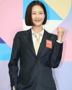 Lee Hyun-yi Instagram - 저 파리 올림픽 가요!!!🇫🇷
KBS 2024 파리올림픽 방송 MC로 가게 되었는데요!
오늘 오전 발대식을 마쳤습니다~

이번 올림픽 개최지가 패션의 수도 파리인 만큼, 
저의 본업인 패션모델로서의 강점을 살려서 역대 가장 스타일리쉬하고 패셔너블한 올림픽을 최대한 잘 담아내도록 하겠습니다. 
그리고 몇년간 진지하게 축구를 하면서 스포츠를 바라보는 관점이 완전히 바뀌었는데, 이번 올림픽 현장에 가서 우리나라 대표팀 선수들을 따뜻한 시선으로 응원하고 오겠습니다.
또한 공감 능력을 백분 발휘하여 현장의 열기와 다양한 감정들을 생생하게 전달 할 수 있도록 하겠습니다!🎤
여러분! KBS 올림픽 방송 많이 시청해주세요!!😍

I’m going to the Paris Olympics!!!🇫🇷
I got to be the MC for KBS‘ 2024 Paris Olympics broadcast!

As the venue for this year’s Olympics is Paris, the capital of fashion, 
I will use my strengths as a fashion model, (which is my original job) to capture the most stylish and fashionable Olympics of all time as best as I can. 
And after playing soccer for several years, my perspective on sports has completely changed. I will go to the Olympics and cheer on Korean national team players with warm heart.
I will also use my strong empathy skills to the best of our ability to vividly convey the excitement and various emotions of the scene!
Please watch the KBS Olympic broadcast a lot!!

#2024parisolympics #paris2024 #kbs #파리올림픽 #2024파리올림픽