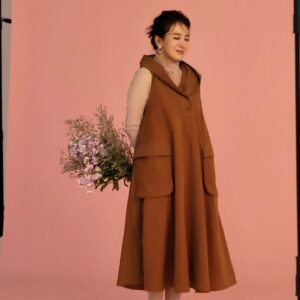 Lee Il-hwa Instagram - 윤순영패션 
.
.
.
마지막 한벌까지 집중해준 울스텝들 
많이 고마워 나도 더 열심히 할께요👗

#2024년 S/S
#카달로그 
#촬영