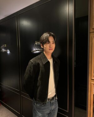 Lee Il-jun Instagram - - 진심으로 행복하고 감사한 시사회였습니다! 함께해주신 분들 모두 감사합니다🙏🏻
- 11월 22일 영화 <사채소년>이 개봉합니다 많이 찾아주세요✋🏻
- 아자✊🏻
😐