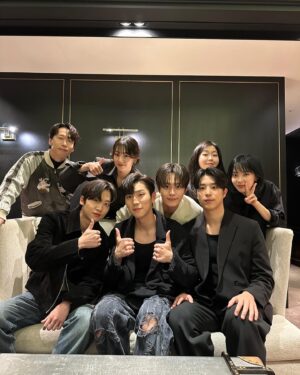Lee Il-jun Instagram - - 진심으로 행복하고 감사한 시사회였습니다! 함께해주신 분들 모두 감사합니다🙏🏻
- 11월 22일 영화 <사채소년>이 개봉합니다 많이 찾아주세요✋🏻
- 아자✊🏻
😐