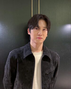 Lee Il-jun Instagram - - 진심으로 행복하고 감사한 시사회였습니다! 함께해주신 분들 모두 감사합니다🙏🏻
- 11월 22일 영화 <사채소년>이 개봉합니다 많이 찾아주세요✋🏻
- 아자✊🏻
😐
