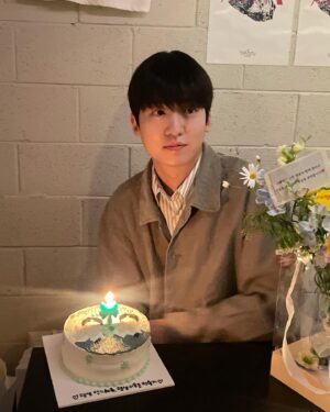 Lee Il-jun Instagram - 축하해 주신 모든 분들 너무나 너무나 감사합니다 진심으로! 우리 모두 좋은 일만 가득하시구 화이팅!!🍀🖤
