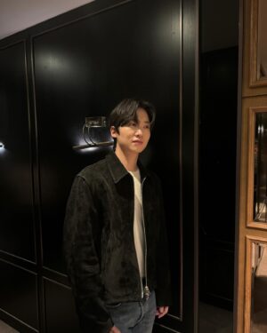 Lee Il-jun Instagram - - 진심으로 행복하고 감사한 시사회였습니다! 함께해주신 분들 모두 감사합니다🙏🏻
- 11월 22일 영화 <사채소년>이 개봉합니다 많이 찾아주세요✋🏻
- 아자✊🏻
😐
