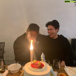 Lee Jae-won Instagram - .
#vip 그리고 병훈이
끝까지 애정있게 지켜봐 주셔서 감사합니다
너무 빨리 끝난거 같아 아쉽고 벌써 그립네요 함께 재밌게 즐겨주신 분들 정말 고맙습니다 행복했어요 
또 좋은 작품으로 찾아뵐게요

사진은 사랑하는 준원이랑 알콩달콩하는 모습이네요