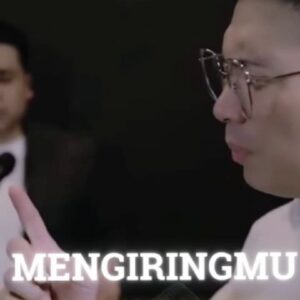 Lee Jeong-hoon Instagram - Kadang Hidup ini begitu berat... sampai ga tau harus gimana lgi... dan ga tau harus curhat sama siapa lgi... ga tau harus percaya siapa lagi.. sampai detik ini masih berusaha keras untuk bertahan hidup dan berusaha menjadi lebih baik.. dan tetap berusaha bersyukur dan tetap percaya pada Tuhan.... 
Teman2 yang saat ini banyak masalah tetao kuat ya... Saya juga sedang banyak tantangan hidup apalagi ada aja menghasut... tapi sekali lagi kita hanya bisa berserah kepada Tuhan kita 🙏🙏
Dengan lagu ini saya dan istri saya sangat diberkati dan dikuatkan.. 🙏🙏🙏
Tuhan memberkati kita semua 🙏🙏🙏
Apakah kalian sedang didalam badai ??