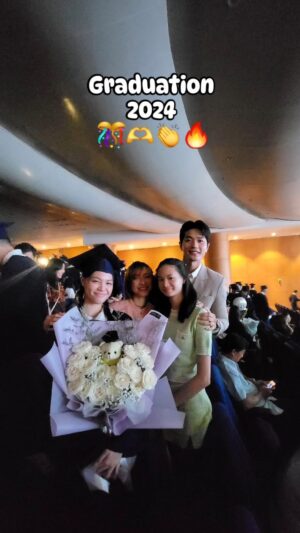 Lee Jeong-hoon Instagram - Selamat selamat 👏👏👏👏
Finallyyyy anakk appa mami @chloemisabella sudah lulus 👏👏🫶🎊🙏🔥🫰👍
G terasa chloe sudah mau masuk kuliah...padahal di mata appa &mami masih teringat saat usia 5 tahun yang suka makan manis2 dan suka loncat sana sini dan suka ngambek2an dan suka joget2 hehehe
Dan sekarang sudah lewatin 1 tahap dalam hidupnya. 
Appa dan mami sangat bangga dan happy karena usaha chloe begitu keras saat ujian kemarin dan kerjain project2 begitu sulit tapi bisa lewati semua dengan nilai sangat baik..
Luv u so much... so proud off uuu anakkuuuu ❤️❤️❤️❤️

Seberapa bangga liat anak kita bisa lulus dengan nilai sangat baik ??
