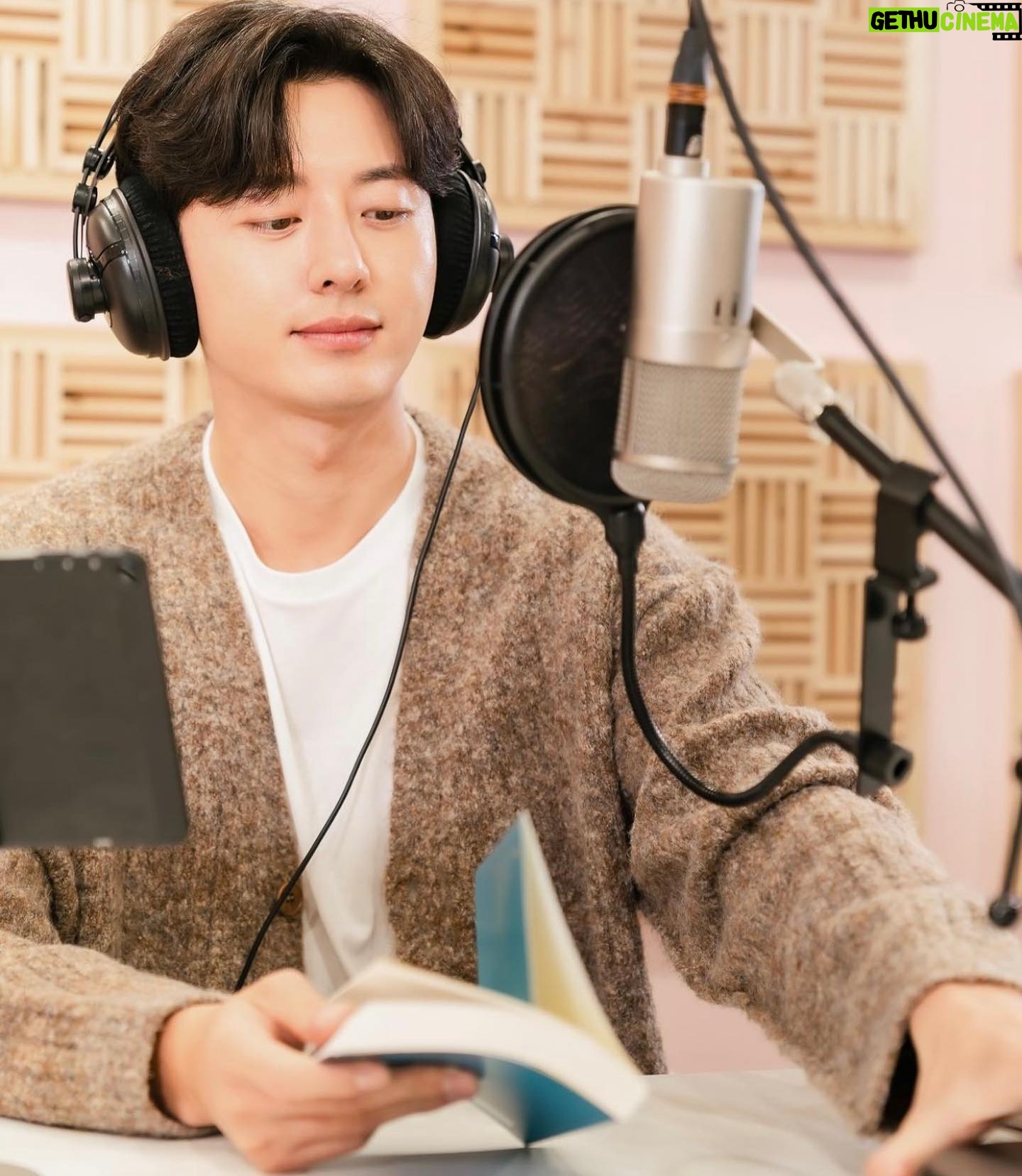 Lee Ji-hoon - 15.3K Likes - #윌라오디오북 #글배우 작가님 의 위안 받는 좋은글을 낭독했어요 쓱 들어봐주세요💕