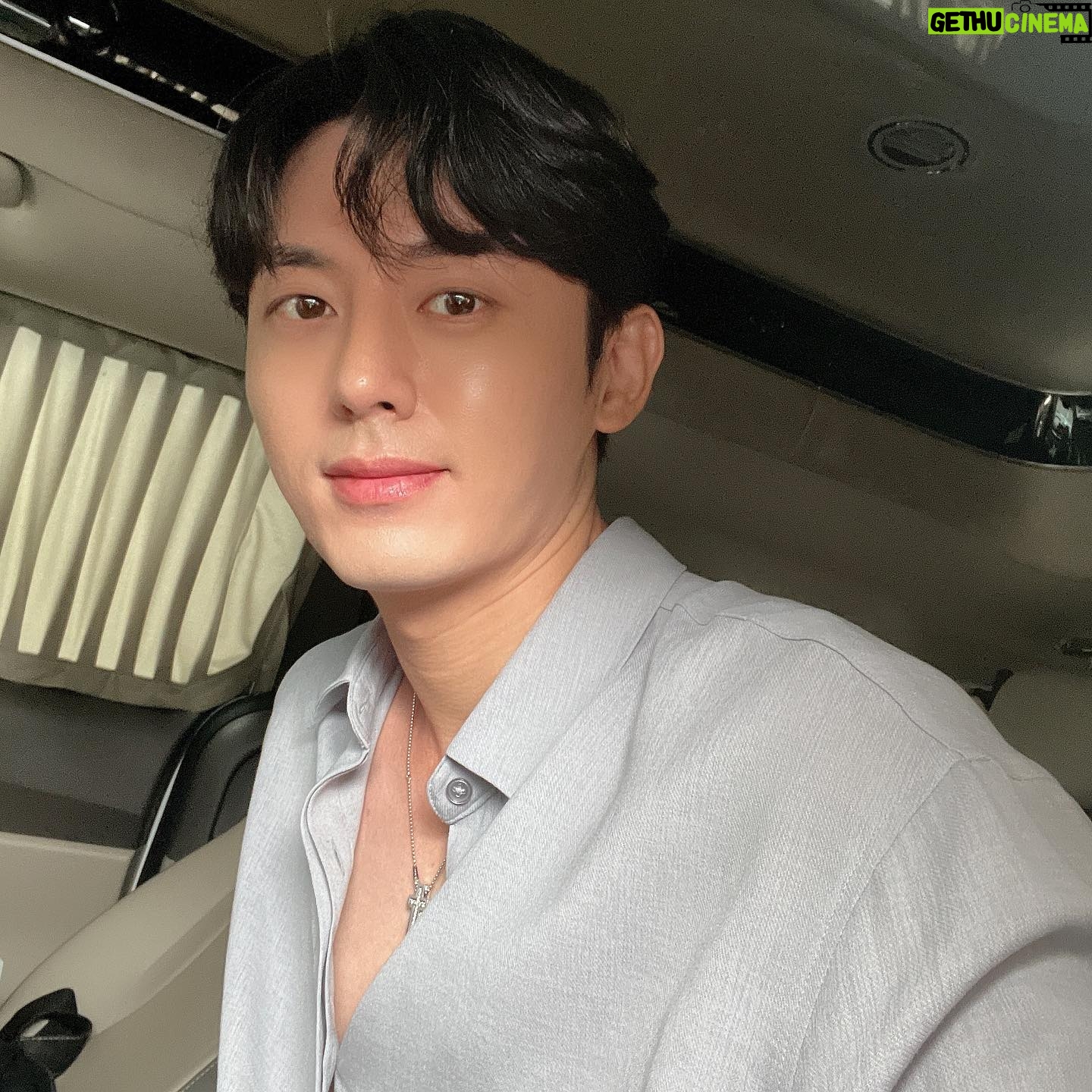 Lee Ji-hoon - 13.8K Likes - 도착🙏🏻