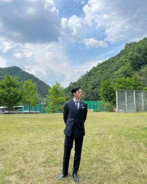 Lee Ji-hoon Instagram - 슈트브랜드광고 하나 찍자🕴🏻