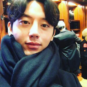 Lee Ji-hoon Instagram - 이러려고 나온게 아닌데... 한6키로는 걸은거 같다.