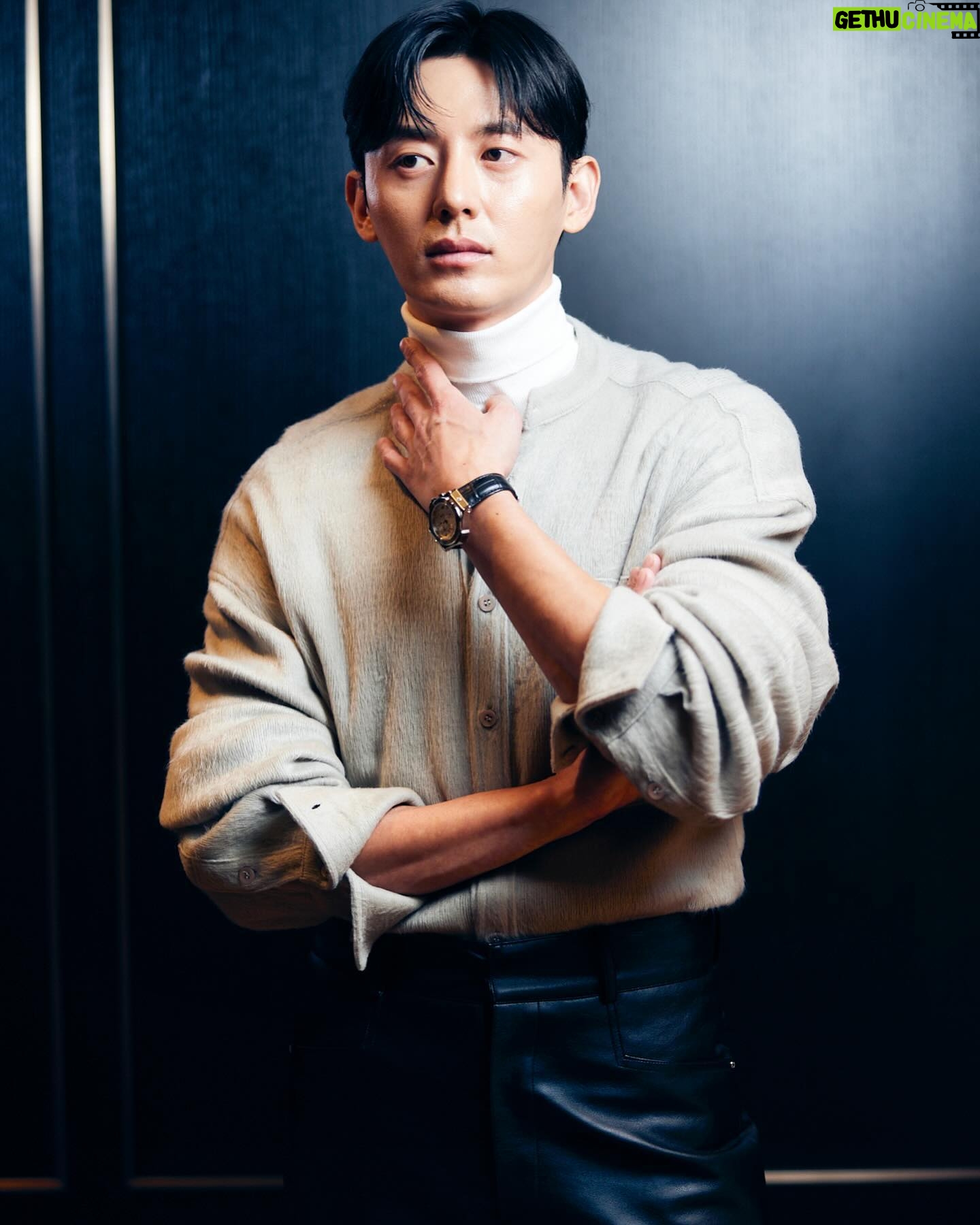 Lee Ji-hoon - 7.4K Likes - 🕴🏻😎