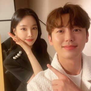 Lee Ji-hoon Instagram - #저녁같이드실래요  잠시후오후9시30분 MBC !! 오늘 우리 본방 같이 보실래요? <시청률 공약> #십년이지나도. 지훈🕴🏻나은💃🏻