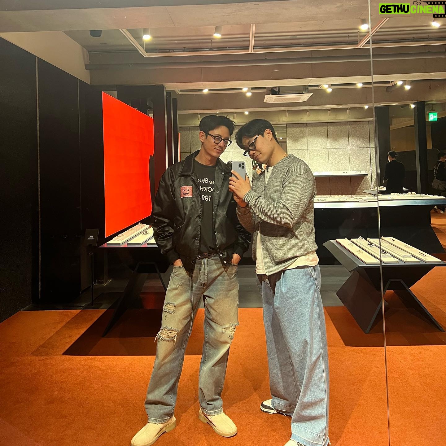 Lee Ji-hoon - 7.8K Likes - 🕴🏻🕴🏻