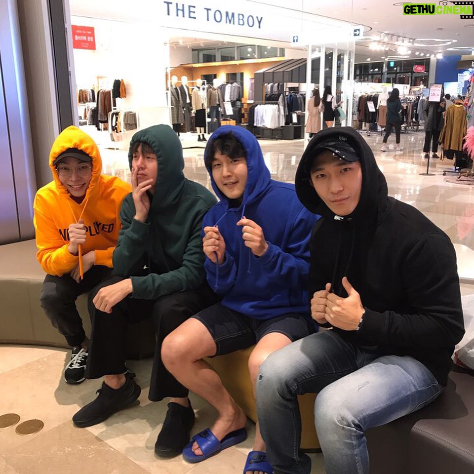 Lee Ji-hoon - 10.8K Likes -