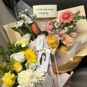 Lee Ji-won Instagram - 2024 더 행복하자🤍