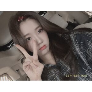 Lee Ji-won Instagram - 악귀 윤뎡이 행복해라🥹❣️