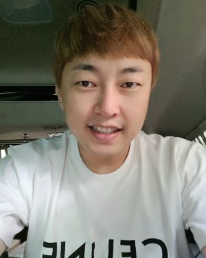 Lee Jin-ho Instagram - 오랜만

#가성비숙소 #la한인타운맛집
#어버이날카네이션주문
#복숭아당일현지직송