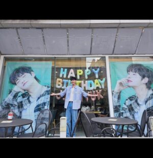 Lee Jin-hyuk Instagram - 20대의 마지막 생일을 여러분들과 함께 마무리 할 수 있어서 행복합니다
그 따스함을 안고서 더 좋은 모습 보여드리겠습니다! 사랑해요💙