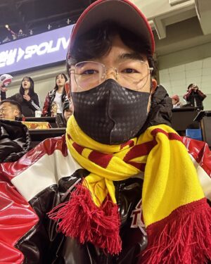 Lee Jong-hyuk Instagram - 개춥다 걍 끝내자 29년만의 우승 가즈아!!