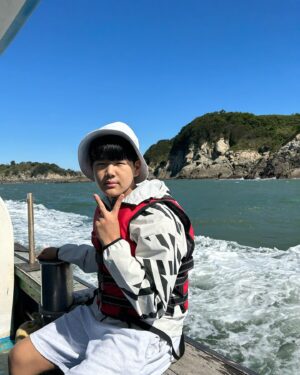 Lee Jong-hyuk Instagram - 소이작도에서 하루…낚시도 하고 (못잡음)해산물 원없이 먹고 ㅎ 추억쌓았네 가족여행..배타고 섬 여행들 해보세요…콧구멍에 바닷바람 쐬기 ㅎ