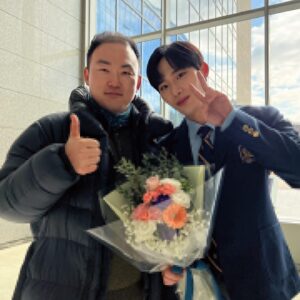 Lee Jong-hyuk Instagram - #청담국제고등학교 #서도언 

현장에서 도언이 많이 아껴주셔서 정말 감사해요. 덕분에 도언이로서 마냥 행복촬영이었습니다. 
부족했지만 더 성장해서 오겠습니다! 
또 만나주세요 안녕🥹