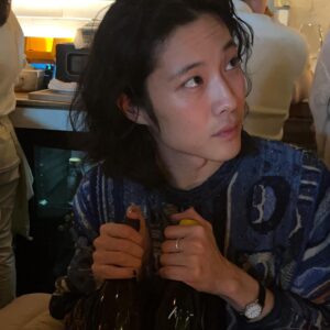 Lee Jong-won Instagram - 뭘 마셨을까요? 🤭