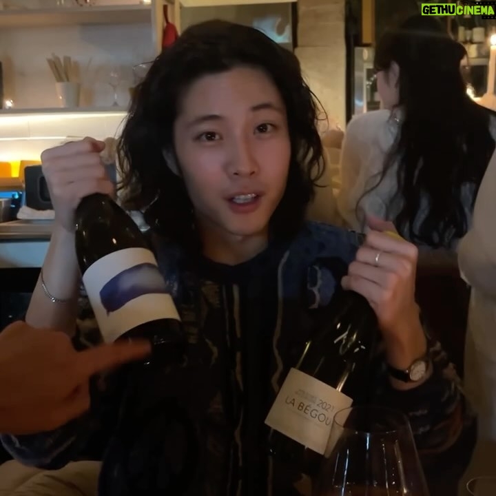 Lee Jong-won - 87.6K Likes - 뭘 마셨을까요? 🤭