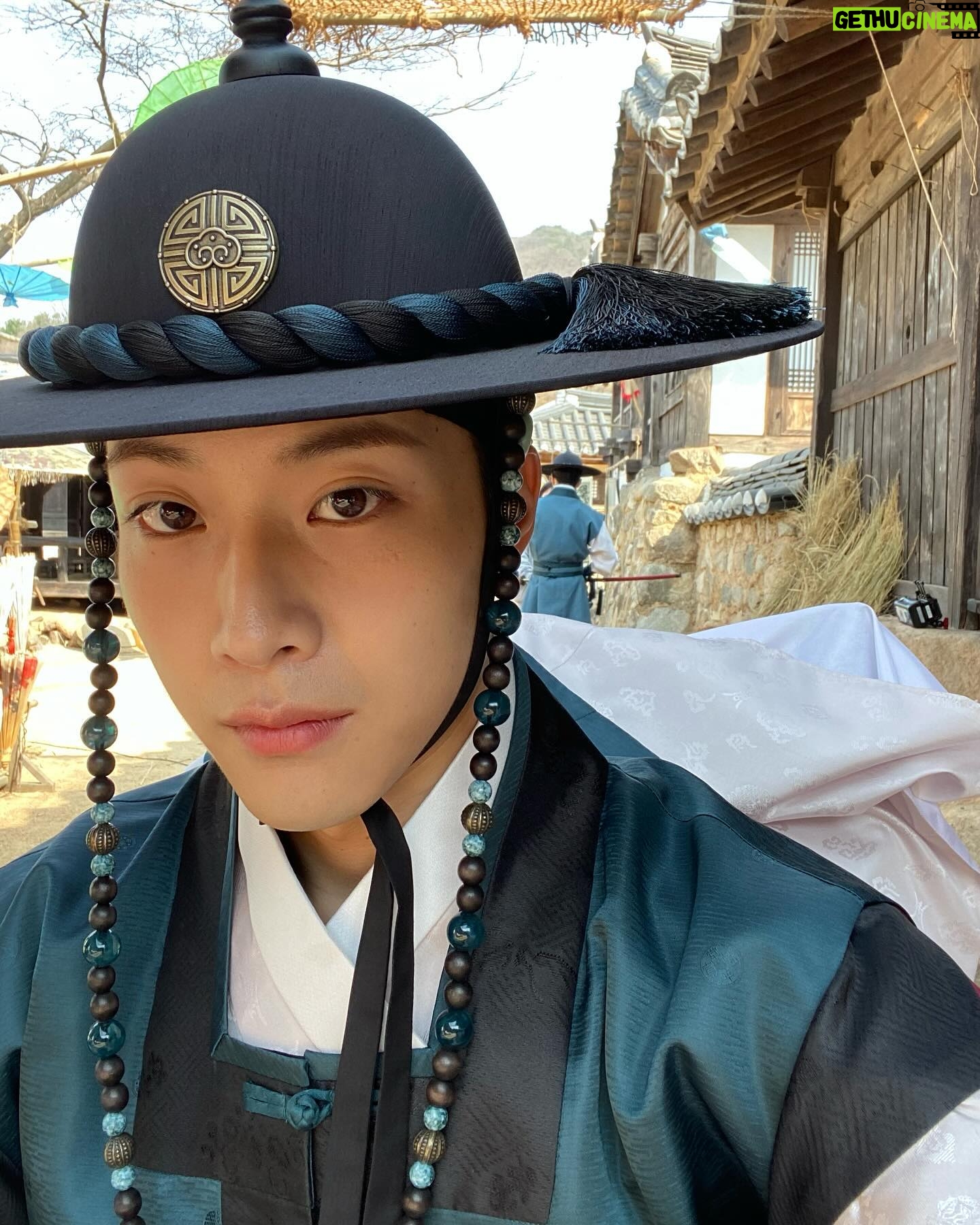 Lee Jong-won - 67.5K Likes - 오늘 첫 방송! 매주 금,토 밤 9시 50분! 많이 봐주세요!
(웨이브에서도 보실 수 있습니다!) 👊❤️