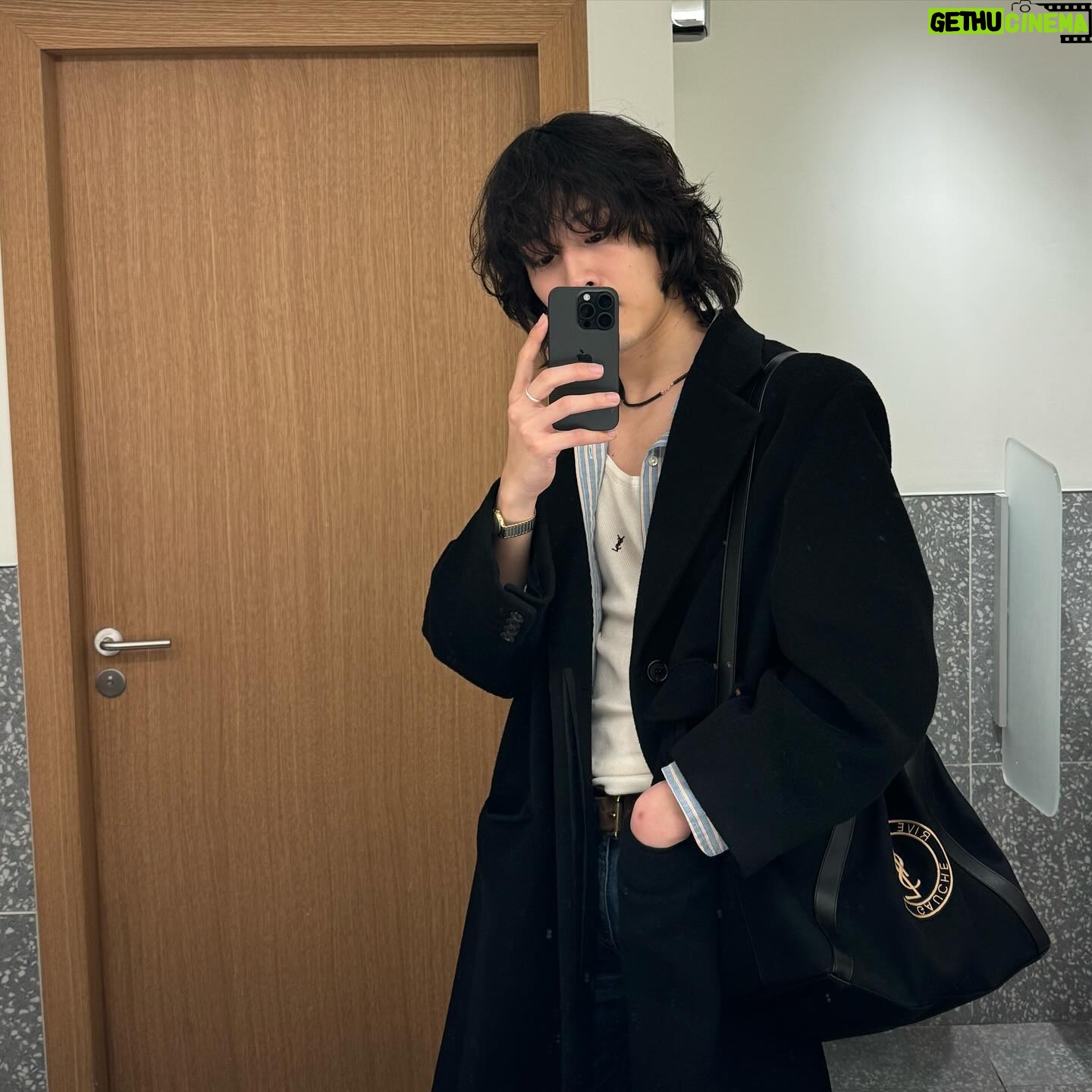 Lee Jong-won - 82.5K Likes - @ysl @anthonyvaccarello ❤️🇫🇷❤️🌹