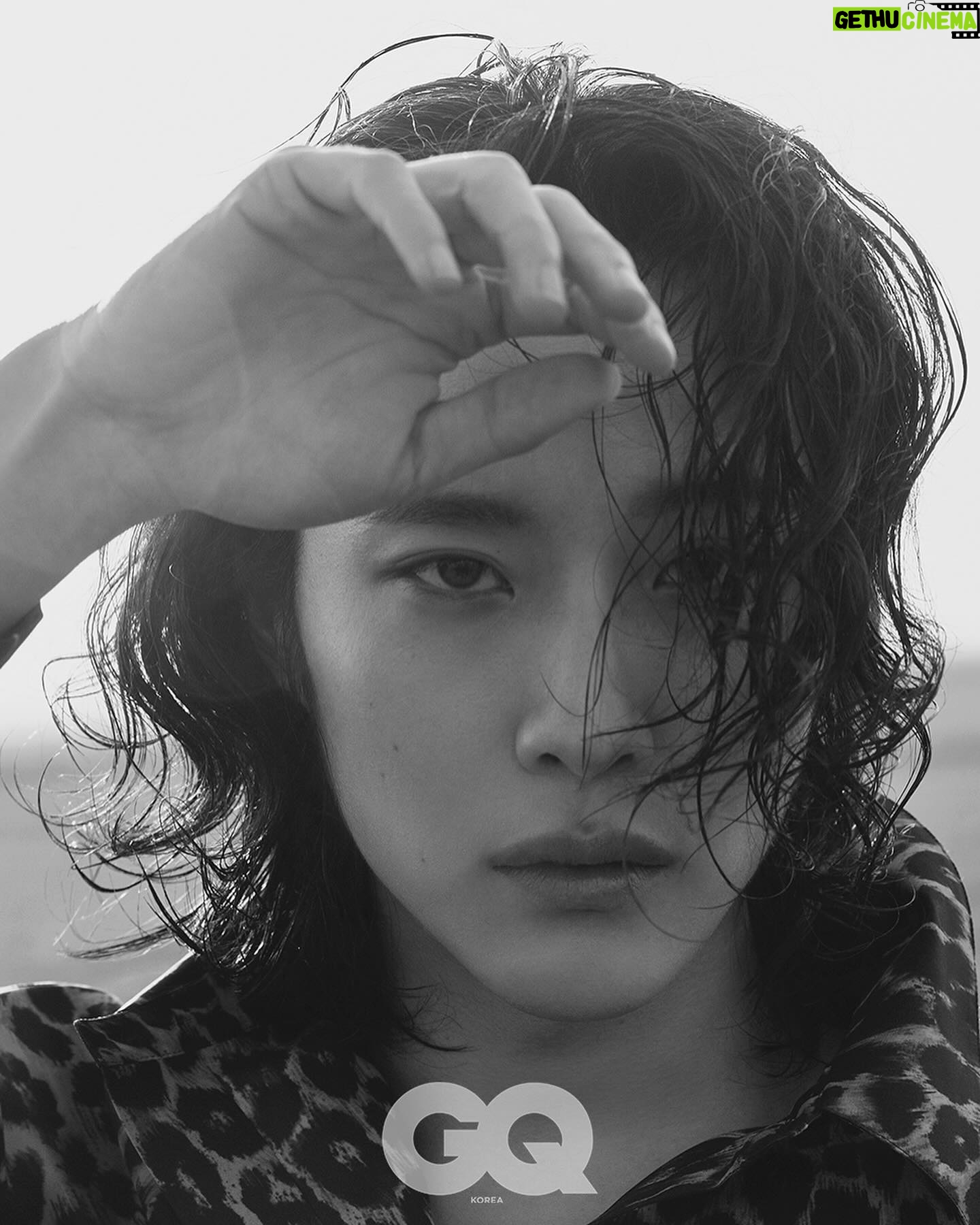 Lee Jong-won - 72.9K Likes - @ysl @anthonyvaccarello 💛