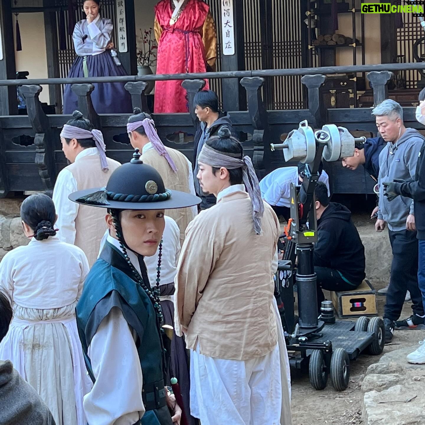 Lee Jong-won - 78.1K Likes - 오늘은 밤피꽃 하는날!! 다들 7화 보러가요!!! 🤩❤️