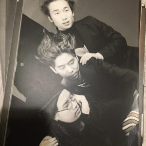 Lee Juck Instagram - 추석날밤 옛 사진 투척. 
얼마전 재일이와 원영이형과 만났을 때
원영이형이 보여주신 
긱스1집 자켓촬영날의 사진들. 
#gigs #1999 #정원영 #한상원 #강호정 #이적 #이상민 #정재일 #해피한가위
