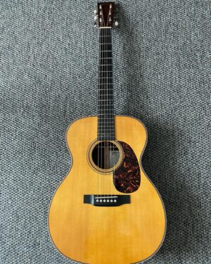 Lee Juck Instagram - pure beauty #martinguitar #00028ec #ericclaptonsignaturemodel #smallbody #solidsound