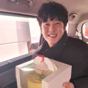 Lee Jung-ha Instagram - 저희들의 열정과 노력에 많은 사랑으로 보답해주셔서 감사합니다. 

봉석아, 잘 가.