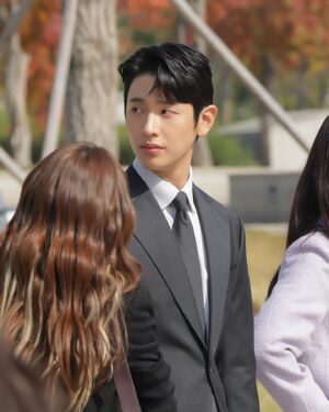 Lee Jung-jun Instagram - 비하인드컷🕺
