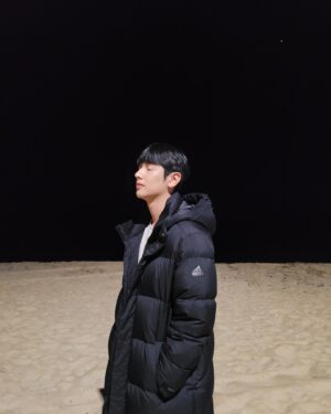 Lee Jung-jun Instagram - 🌌
