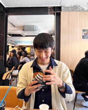 Lee Jung-jun Instagram - 🍔최애