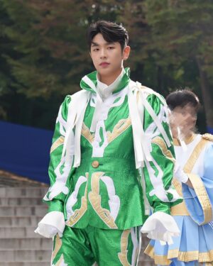 Lee Jung-jun Instagram - 테이아💙💚
.

.

.

.

.
#sbs #월화드라마 # 치얼업 #cheerup # 기운찬
