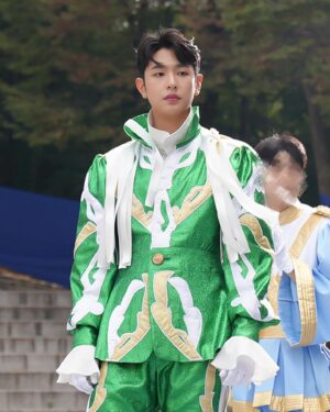 Lee Jung-jun Instagram - 테이아💙💚
.

.

.

.

.
#sbs #월화드라마 # 치얼업 #cheerup # 기운찬
