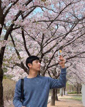 Lee Jung-jun Instagram - 🌸
