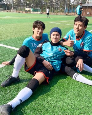 Lee Kyoo-hyung Instagram - #지금이아니면난공을찰수없어윤아
#곧있으면골을넣을수있을것같아윤아
#포트트릭