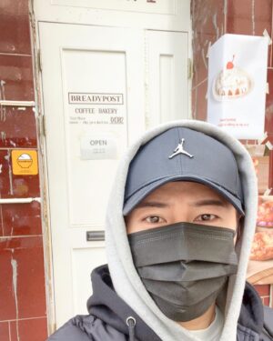Lee Kyoo-hyung Instagram - 아니 이동네 왜이러는거야.
왜 다 맛있는건데..
#용리단길 #breadypost
#참새 #방앗간 #못지나침