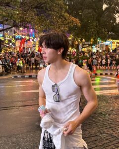 Actor Lee Long Shi HD Instagram Photos and Wallpapers April 2024