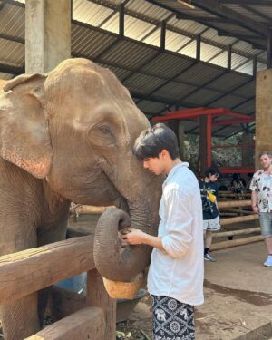 Lee Long Shi Instagram - ใฝ่ฝันขึ้นไปเป็นควาญช้าง 🐘🫶🏻