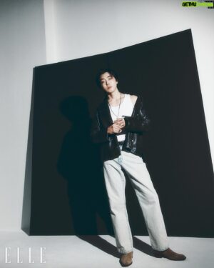 Lee Moo-saeng Instagram - 느와르가 ‘이무생로랑’을 입었을 때.jpg

엘르 3월호를 장식한 무생 배우의 레전드 매력 👍🏻
명품 남주 이무생로랑의 NEW 화보를
지금 바로 만나보세요 🔥

#배우 #leemusaeng #엘르 #ELLE #화보 #3월호 #에일리언컴퍼니 #aliencompany
@aliencompany_official