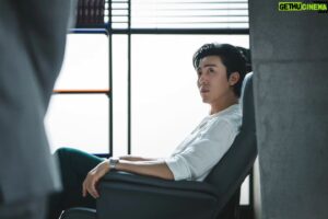 Lee Moo-saeng Instagram - ㅤ
<마에스트라> 첫방을 기다리는
모든 분들 🚨 여기 주목 🚨

마성의 불꽃 남자 🔥
'유정재'의 모습을
살짝 공개합니다 ❣️

📺️ tvN 새 드라마 <마에스트라>
12월 9일 (토) 오후 9시 20분 첫 방송

#배우 #tvN #드라마 #마에스트라 #maestra #재력가 #유정재 #12월9일 #첫방송 #에일리언컴퍼니 #aliencompany #leemusaeng 
@aliencompany_official @tvn_drama